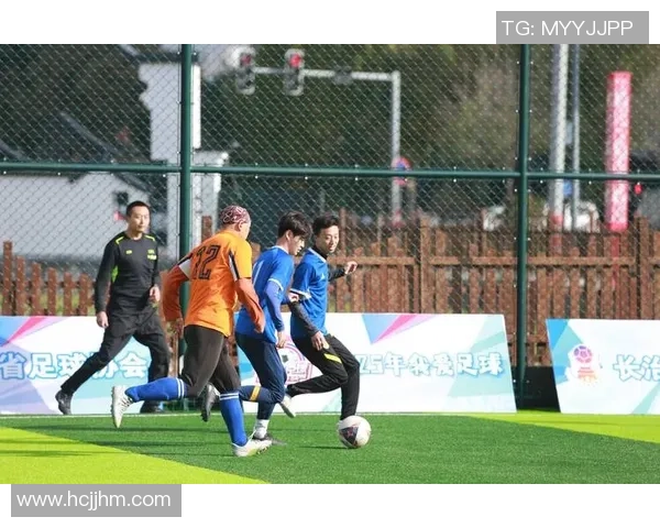 球星挑战五人制足球精彩对决，激烈比赛瞬间不容错过