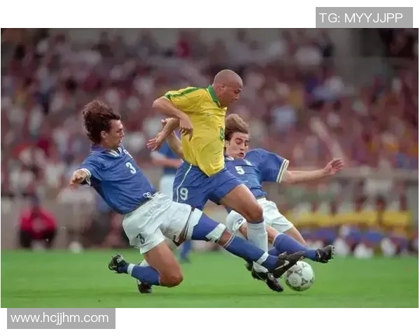 足球巨星成长轨迹全解析 从少年天才到世界顶级球员的荣耀之路